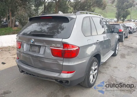 2011 BMW X5 xDrive35I/xDrive35I Premium/xDrive35I Sport Activity z USA, uszkodzony, nr VIN 5UXZV4C51BL738123
